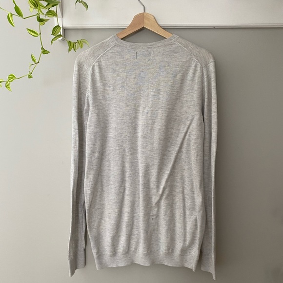 RW&Co lightweight v-neck sweater, large - Picture 3 of 3